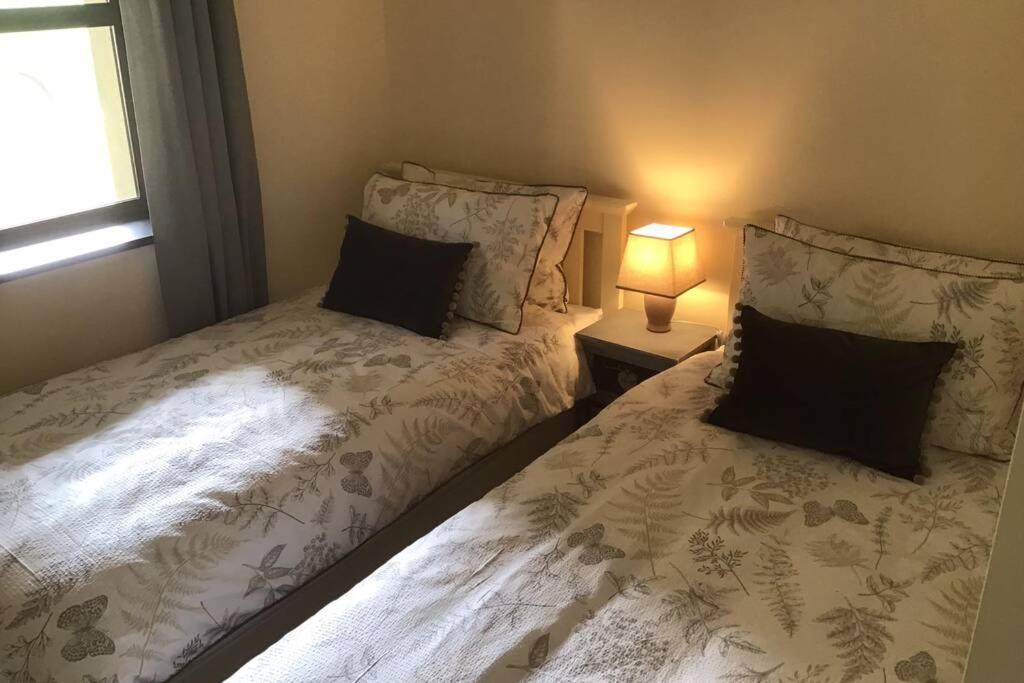 Waterfront Apartment Completely Refurbished Westport Bagian luar foto