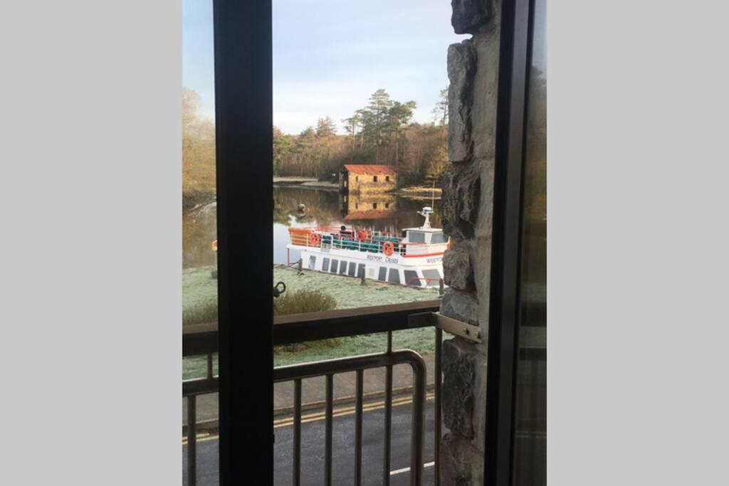 Waterfront Apartment Completely Refurbished Westport Bagian luar foto