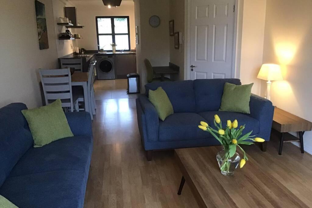 Waterfront Apartment Completely Refurbished Westport Bagian luar foto